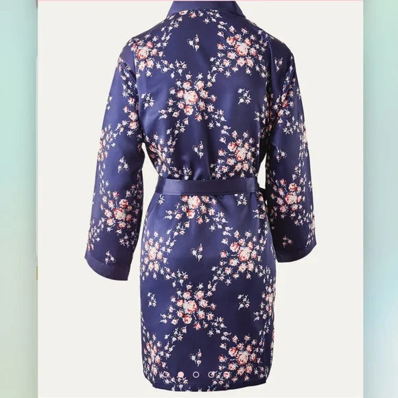 Morgan Lane Robe - Picture 5 of 6